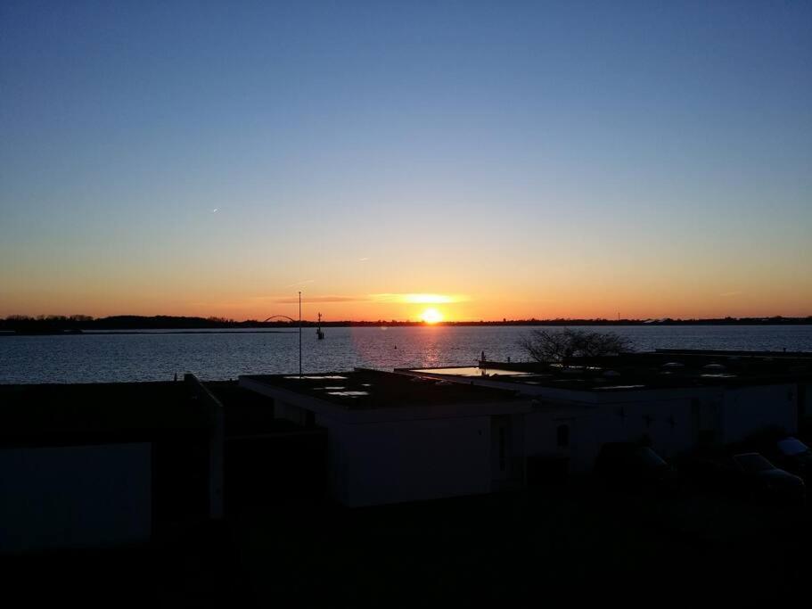 Fehmarn Burgtiefe Suedstrand Meerblick Apartment Meerzeit מראה חיצוני תמונה